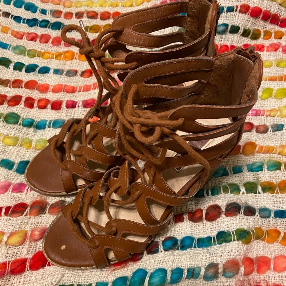 FOREVER 21 LACE UP WEDGES ✨